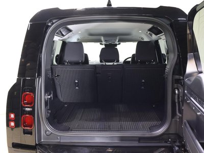 LAND ROVER DEFENDER - 8