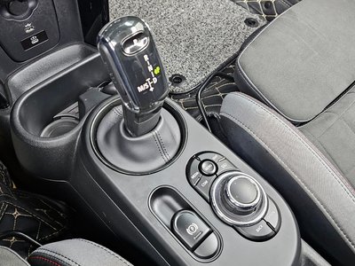 MINI CONVERTIBLE - 9