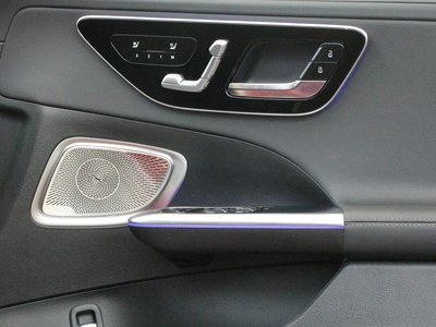 2025 MERCEDES-BENZ C-CLASS thumbnail 11