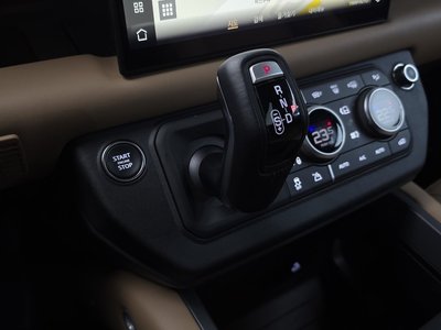 LAND ROVER DEFENDER - 9