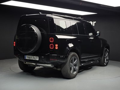 LAND ROVER DEFENDER - 4