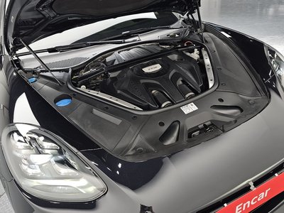 PORSCHE PANAMERA - 7