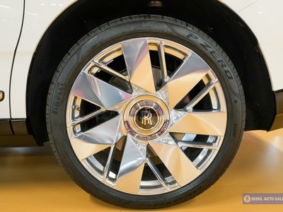 ROLLS-ROYCE CULLINAN - 6