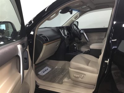 TOYOTA LAND CRUISER PRADO - 9