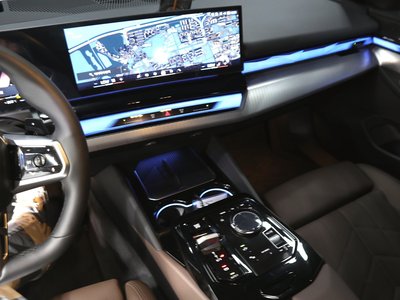 2025 BMW 5 SERIES 照片 6