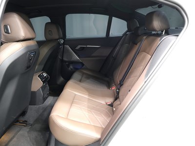 2025 BMW 5 SERIES thumbnail 15