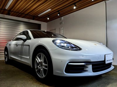 صورة 9 لـ 2017 Porsche PANAMERA