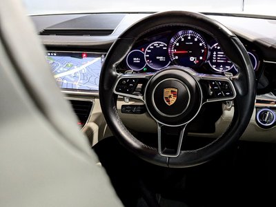 صورة مصغرة 18 لـ 2017 Porsche PANAMERA