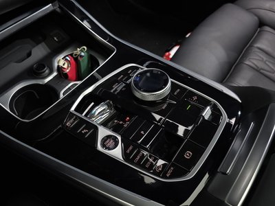 صورة 9 لـ 2023 BMW X7