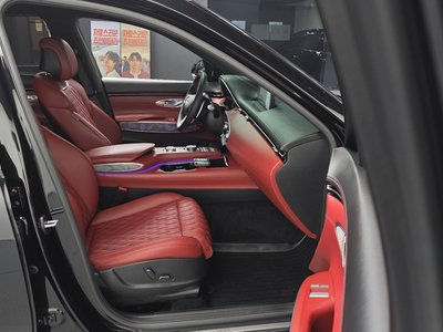 2023 Genesis GV70 — миниатюра 16