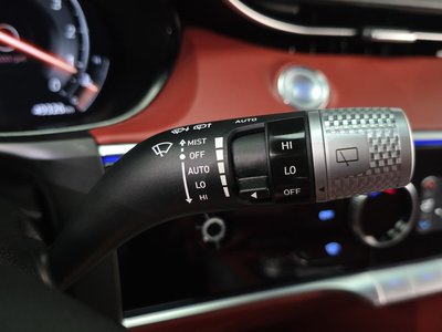 2023 Genesis GV70 — миниатюра 25