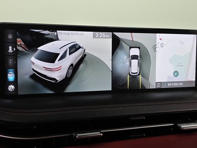 2023 Genesis GV70 — миниатюра 21