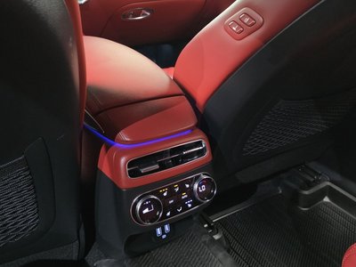 2023 Genesis GV70 — миниатюра 28