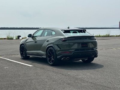 2026 Lamborghini URUS photo 8
