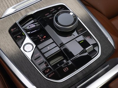 صورة 10 لـ 2025 BMW X7