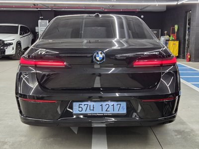 BMW I7 - 3