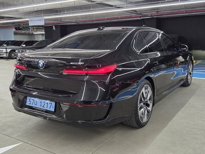 BMW I7 - 5