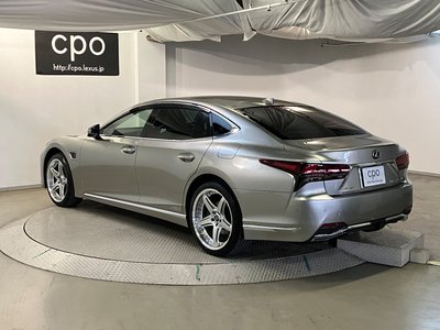 صورة 4 لـ 2021 Lexus LS