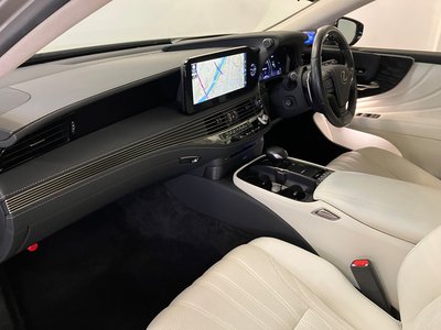 2021 Lexus LS thumbnail 28