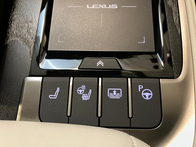 2021 Lexus LS thumbnail 25