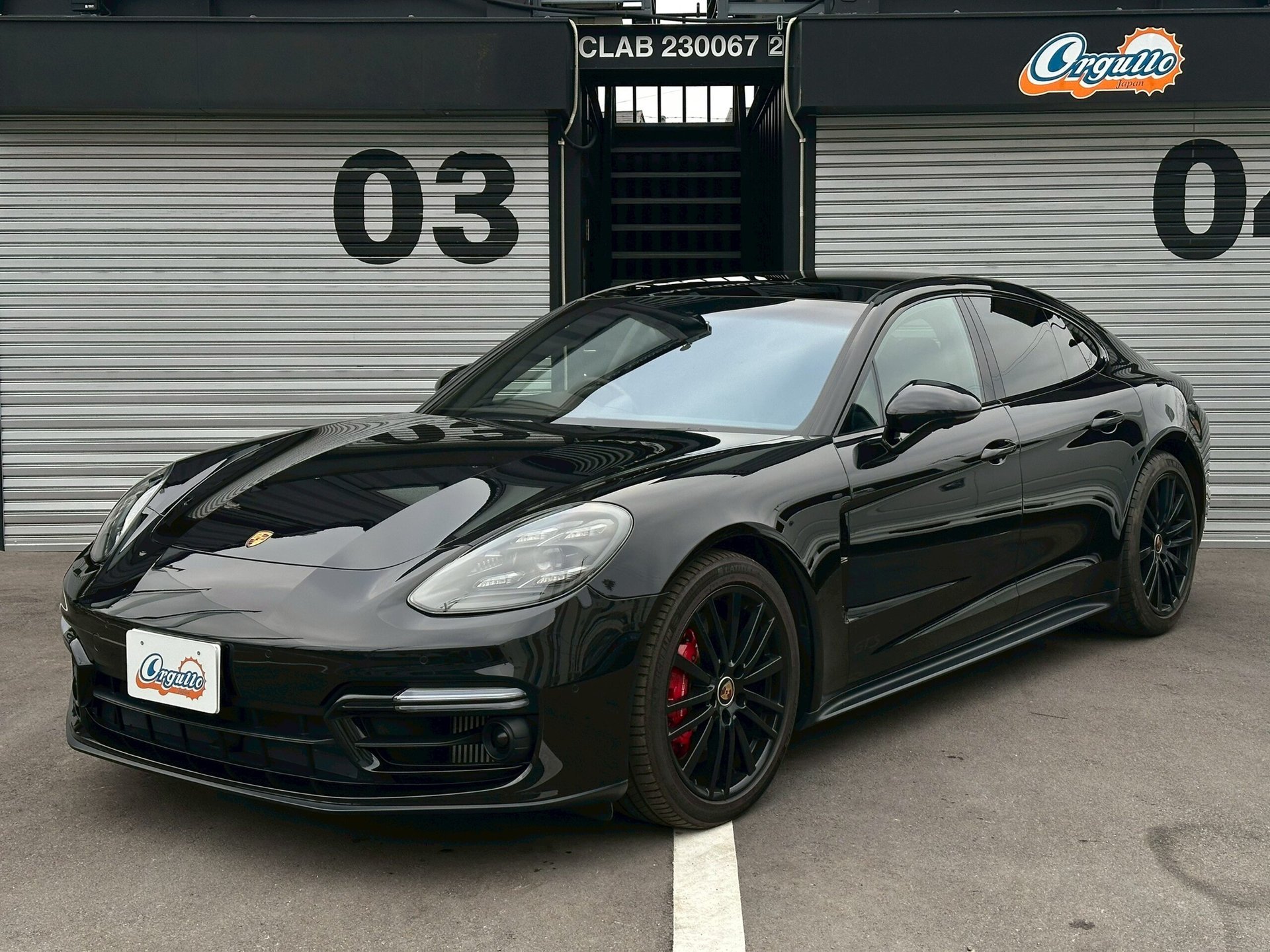 PORSCHE PANAMERA - View 1