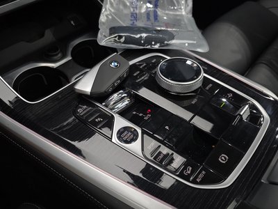 2025 BMW X5 thumbnail 12