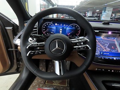 MERCEDES-BENZ E-CLASS - 8