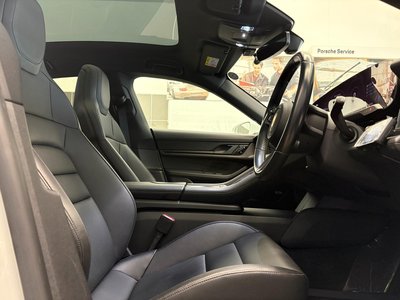صورة 13 لـ 2022 Porsche TAYCAN