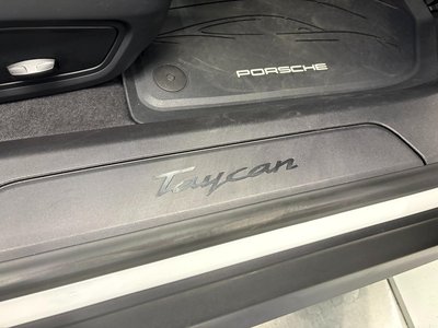 صورة 16 لـ 2022 Porsche TAYCAN