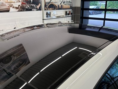صورة 11 لـ 2022 Porsche TAYCAN