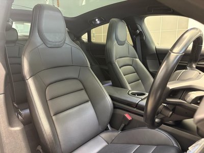 صورة 14 لـ 2022 Porsche TAYCAN