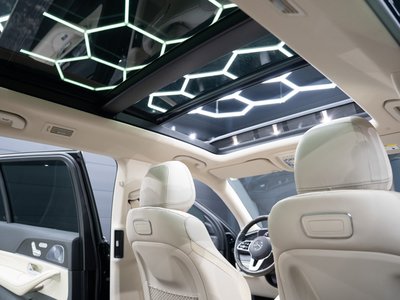 MERCEDES-BENZ GLS - 7