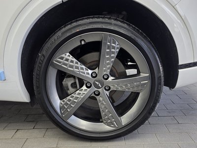 صورة 8 لـ 2022 Genesis GV70