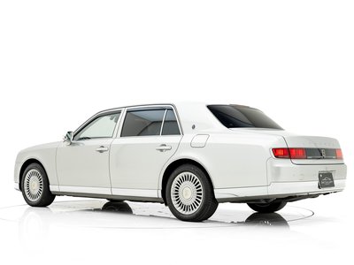 TOYOTA CENTURY - 5