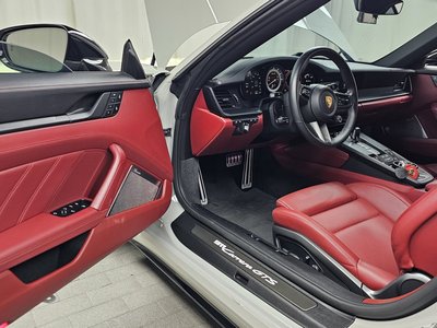 2022 Porsche 911 — миниатюра 13