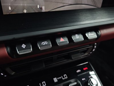 2022 Porsche 911 — миниатюра 29