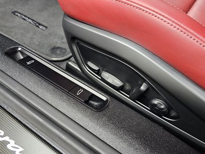 2022 Porsche 911 — миниатюра 21