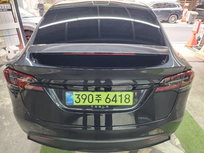 TESLA MODEL X - 4