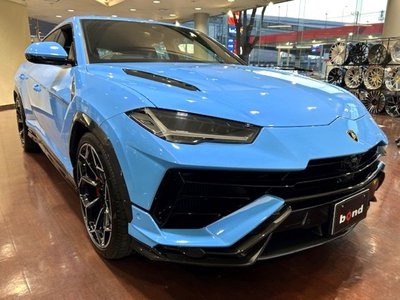 LAMBORGHINI URUS - 5