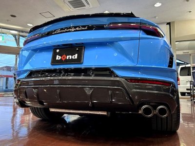 LAMBORGHINI URUS - 8