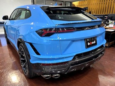 LAMBORGHINI URUS - 2
