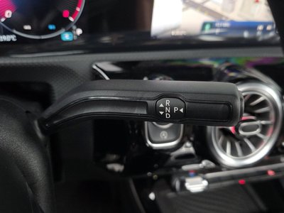 MERCEDES-BENZ CLA - 9