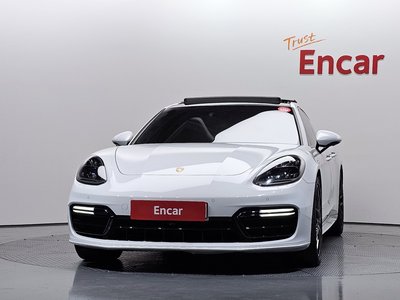 PORSCHE PANAMERA - 2