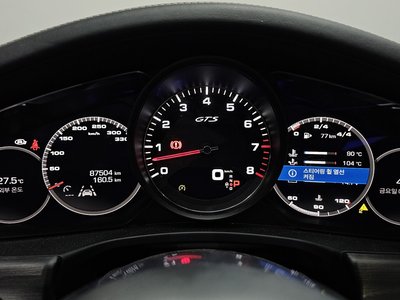 PORSCHE PANAMERA - 8