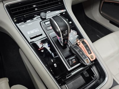 PORSCHE PANAMERA - 9