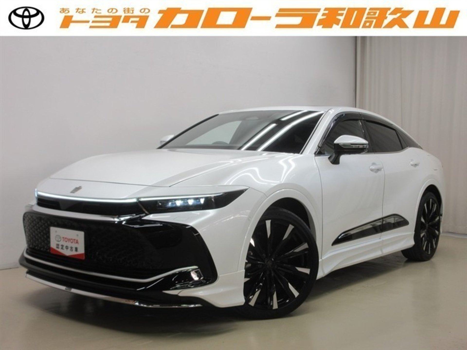 TOYOTA CROWN CROSSOVER - View 1