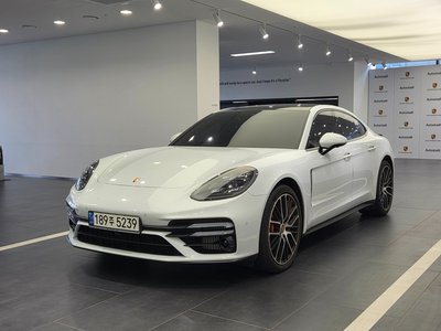 PORSCHE PANAMERA - 5