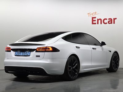 TESLA MODEL S - 4