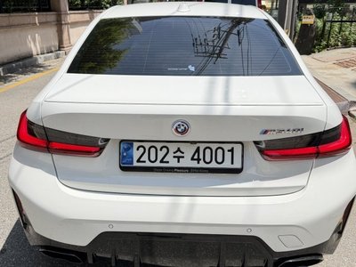 2023 BMW 3 SERIES photo 2