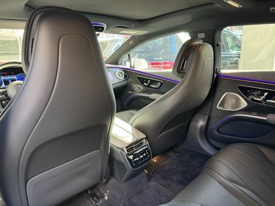 MERCEDES-BENZ EQS - 9